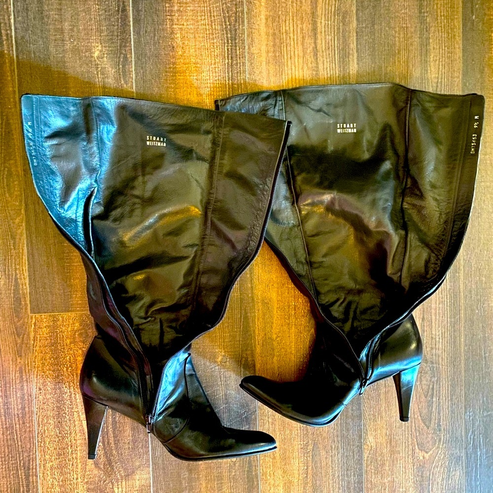 ✨SO COMFY!! Black leather Stuart Weitzman tall zip-up boots- women’s size 9.5